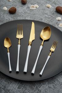 30 Piece 6 Person Cutlery Set 